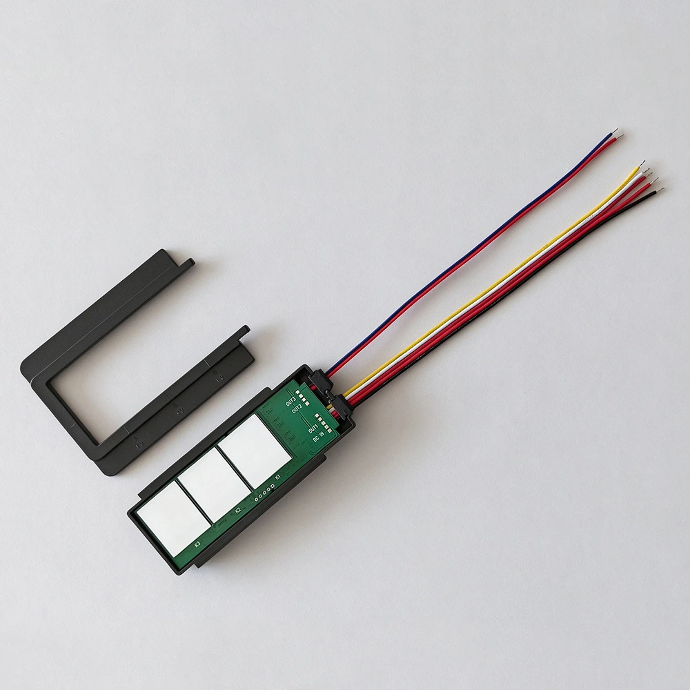 Image of WS08F3-M6 Mirror 3-Key Dual-Control Touch Sensor Switch with 3-Color-Temperature Dimming & Anti-fog